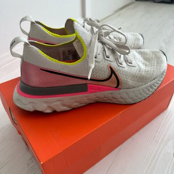 Nike React Infinity Run - Picture 2 of 8